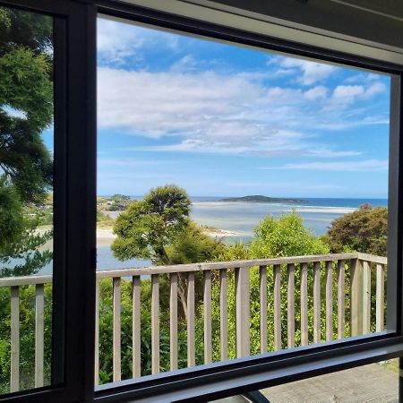 Tree House Apartment Taieri Mouth Екстериор снимка
