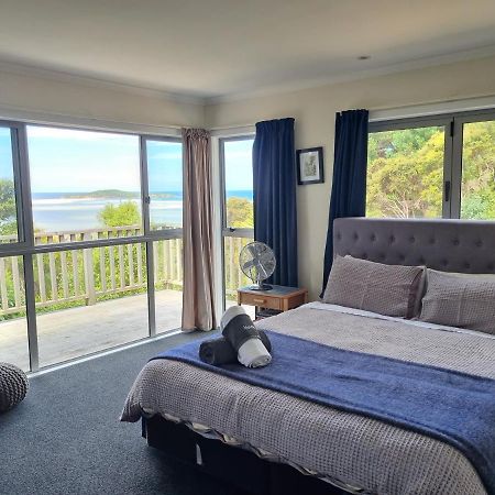Tree House Apartment Taieri Mouth Екстериор снимка
