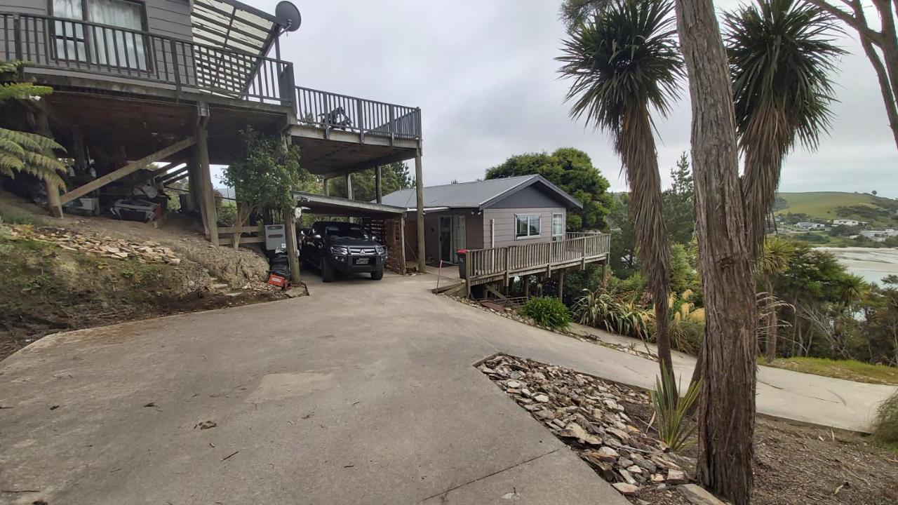 Tree House Apartment Taieri Mouth Екстериор снимка