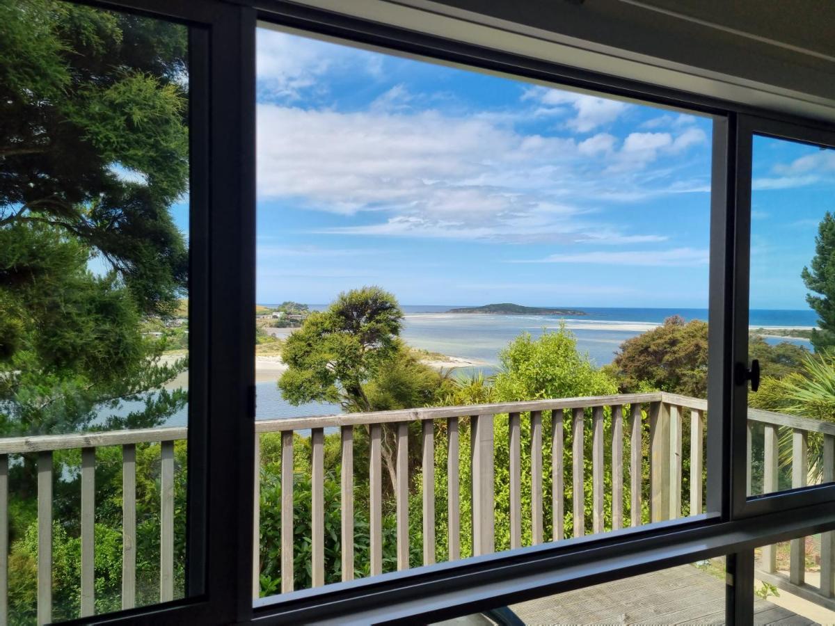 Tree House Apartment Taieri Mouth Екстериор снимка